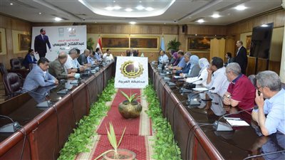 محافظ الغربية يترأس اجتماع رؤساء مراكز المحافظة ويوجه بتحسين كافة الخدمات