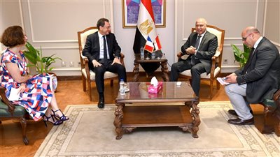 كامل الوزير: خطة شاملة لتطوير الصناعة في مصر وزيادة التعاون مع شركاء التنمية والقطاع الخاص