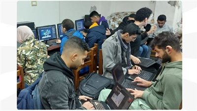 وزارة العمل تتابع برنامج تدريب مهني بمجال 