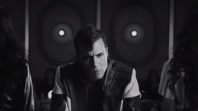 في ساعات قليلة.. أمير عيد الأول على يوتيوب بسبب 