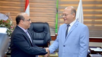 رئيس جهاز مدينة سوهاج الجديدة يستقبل رئيس الجامعة