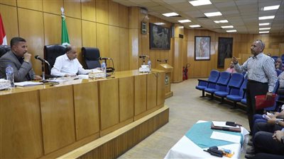 المنيا تستعرض مستجدات ملف التصالح وأداء المراكز التكنولوجية 