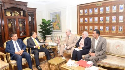 محافظ أسيوط يلتقى رئيس قطاع البنك الزراعى لتوفير الأسمدة