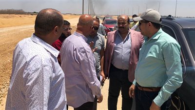 عمران يتابع سير العمل بمشروعات المرافق والطرق بمدينة سفنكس الجديدة