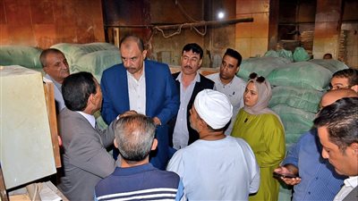 محافظ سوهاج يتفقد عددًا من المخابز البلدية ويوجه بالالتزام بمعايير رغيف الخبز
