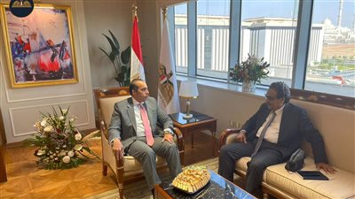 وزير الشئون النيابية يستقبل فريد زهران رئيس الحزب المصري الديمقراطي الاجتماعي