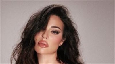  نادين نسيب نجيب هاربة من عالم ديزني.. وألوان النود تعكس سحر ملامحها 