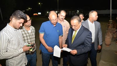 محافظ أسيوط يتفقد أعمال تقليم الأشجار ورفع المخلفات والإشغالات