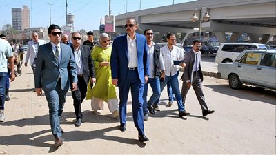 محافظ سوهاج يتابع مستوى النظافة ورفع الاشغالات بحي شرق 