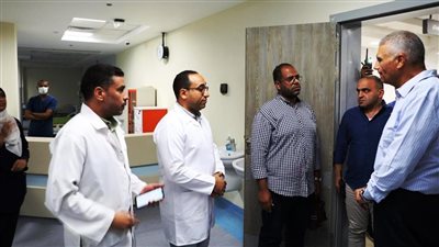 جولة تفقدية لمحافظ أسوان داخل مستشفى كوم أمبو الجديد
