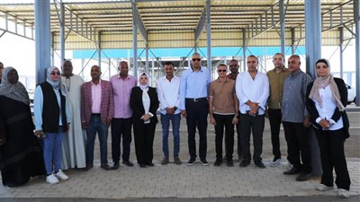 محافظ أسوان يتفقد موقف رؤوف الغربى لسيارات السيرفيس بكوم أمبو