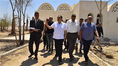محافظ أسيوط يتفقد مزرعة الوادى الاسيوطي بمساحة 720 فدان للوقوف على تطويرها