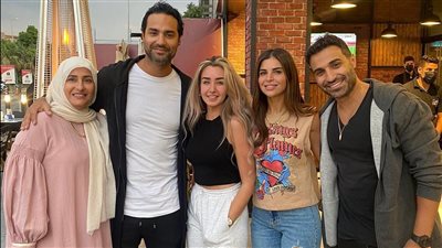 والدة أحمد فهمي تثير الجدل برسالة مسيئة بعد فضح أسرار الطلاق.. هل قصدت هنا الزاهد؟ (شاهد)