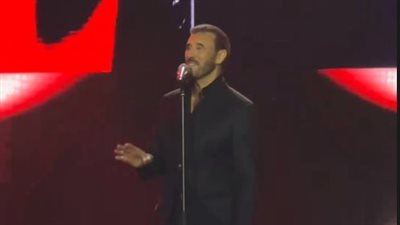 كاظم الساهر يُطرب جمهور بقصيدة 