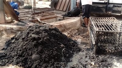 تطهير بيارات الصرف الصحي من المخلفات الصلبة بمحافظات القناة 