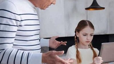 آباء يشتكون من طلبات الأبناء الغريبة والمكلفة 