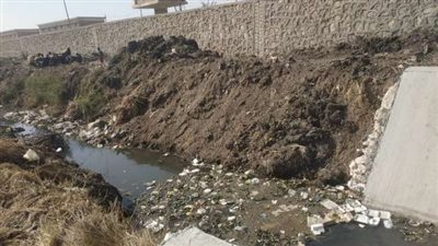 تطهير ورفع مخلفات الترع والمجاري المائية يالمنوفية