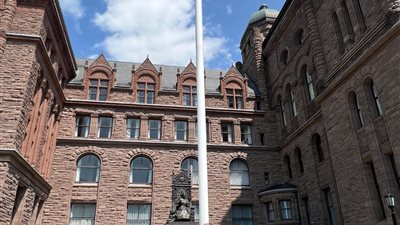 رفع العلم المصري في برلمان أونتاريو بكندا