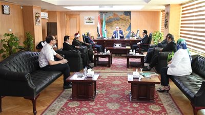 محافظ الفيوم يناقش آليات استكمال كليات جامعة الأزهر بالمدينة 