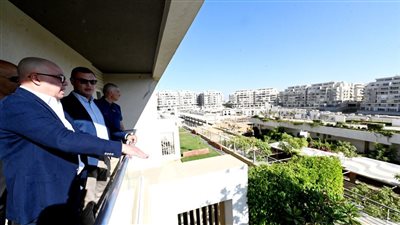صفحة جديدة بين وزير الإسكان والمطورين.. الشربيني يزور 