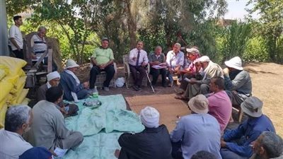 ندوة إرشادية لمُزارعي قرية السادات للنهوض بمحصول القطن صنف 