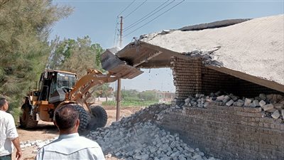 البحيرة تنفذ حملات مكبرة لإزالة التعديات علي الأراضي الزراعية 