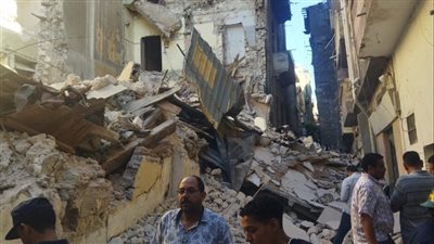 محافظ الاسكندرية يرفع درجة الاستعداد القصوى عقب انهيار عقار العطارين بالاسكندرية 