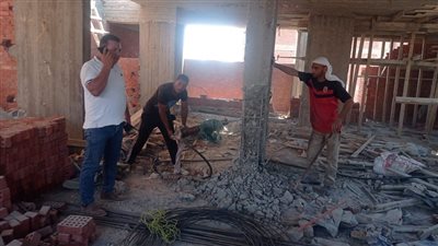 حملات مكبرة لإزالة الطوابق العلوية المخالفة بمنطقة الفلل في بنها