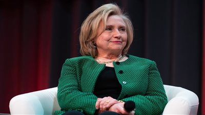 هيلاري كلينتون المرشحة المناسبة لتحل محل بايدن