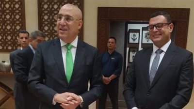 وزير الإسكان ينظم حفلًا لتكريم سلفه عاصم الجزار