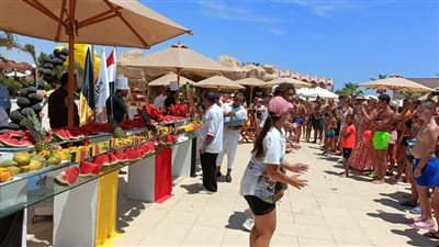 سياح بلجيكا يحتفلون بالعيد الوطنى على شواطىء مرسى علم 