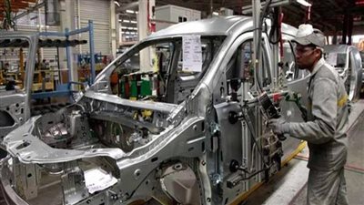 الحكومة تسابق الزمن لتوطين صناعة السيارات