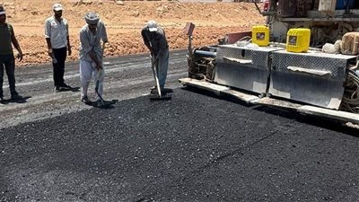 رئيس مدينة سوهاج الجديدة يتفقد أعمال رصف وتطوير الطرق 