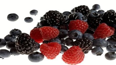 أطعمة تخفض مستوى ضغط الدم وتحمي من الخرف