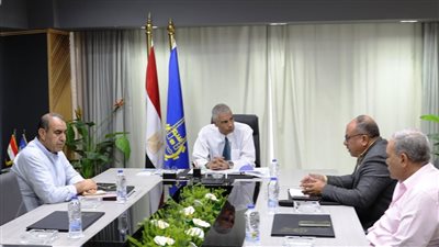 محافظ أسوان : زيادة وتيرة العمل لسرعة الإنتهاء من المشروعات المشتركة مع الشركة الوطنية للمقاولات