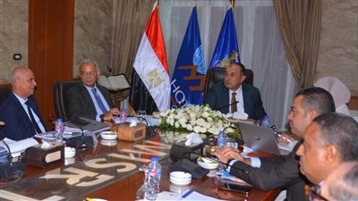 وزير قطاع الأعمال يجتمع بالأعضاء المنتدبين للقابضة للسياحة والفنادق