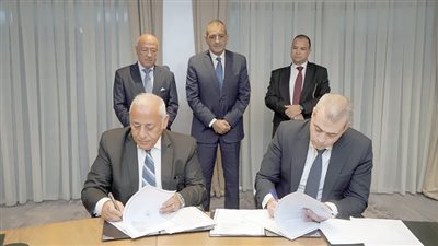 تعاون بين «الأهلى المصرى» ومجمع الإصدارات المؤمنة والذكية فى تصنيع الورق الخام للشيكات المصرفية 