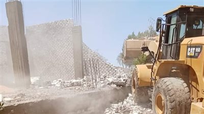 إزالة 27 حالة تعدٍ على الأراضي الزراعية وأملاك الدولة بالفيوم 