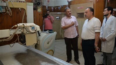 محافظ أسيوط يتفقد سير العمل بأقسام مستشفى ديروط المركزى القديم