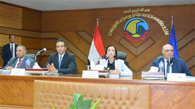 محافظ البحيرة : الأولوية للمشروعات التى تمس المواطنين