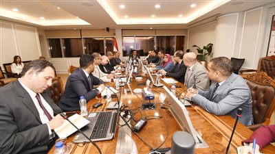 وزير الإسكان يتابع دور الشركات في التسويق للمشروعات السكنية بالمدن الجديدة