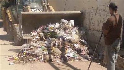 حملات مكبرة للنظافة وتمهيد الطرق بمركز طهطا بسوهاج 