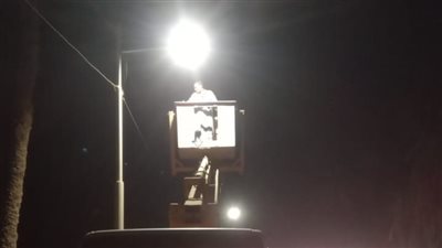 مواصلة تركيب كشافات إنارة الطرق بمراكز أسيوط