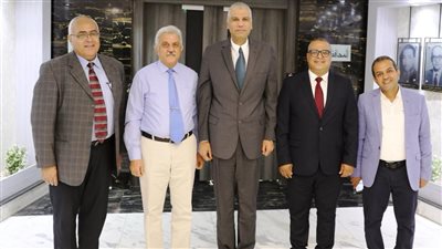 وفد الكنيسة الإنجيلية يقدم التهنئة لمحافظ أسوان