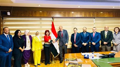 وزير الطيران يستقبل إتحاد المستثمرات العرب ودراسة أطر التعاون المشترك