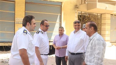 محافظ القليوبية يشرف على إزالة طوابق مخالفة من برج سكني بمنطقة الفيلات