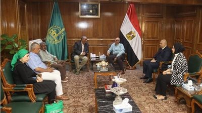 محافظ القليوبية يلتقي بوفد من أعضاء مجلس إدارة نادي بنها الرياضي