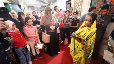 إقبال كبير على جناح الأزهر بمعرض الإسكندرية للكتاب