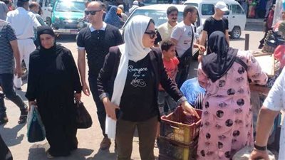 حملة لإزالة الإشغالات بعزبة السوق ببنها 