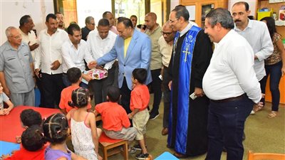 محافظ أسيوط يزور أقدم ملجأ فى مصر لرعاية الأطفال الأيتام